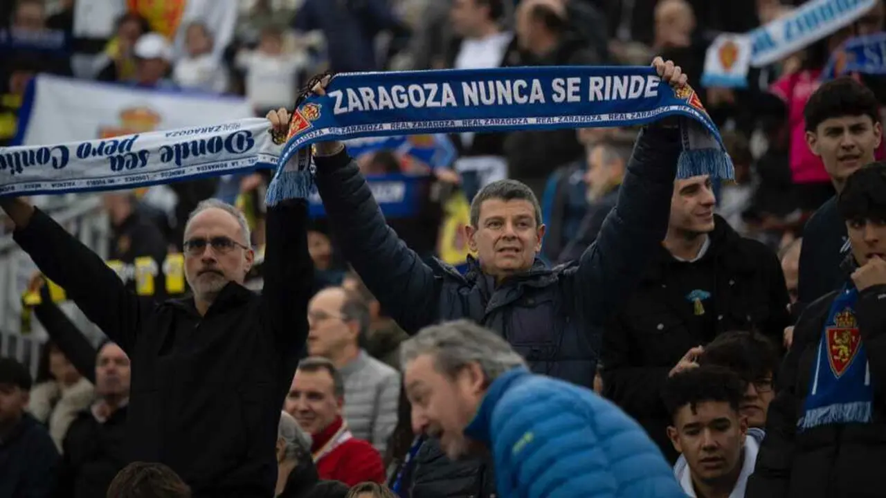 Afici&oacute;n del Real Zaragoza en el partido ante el Burgos en el Ibercaja Estadio / Marcos Cebri&aacute;n