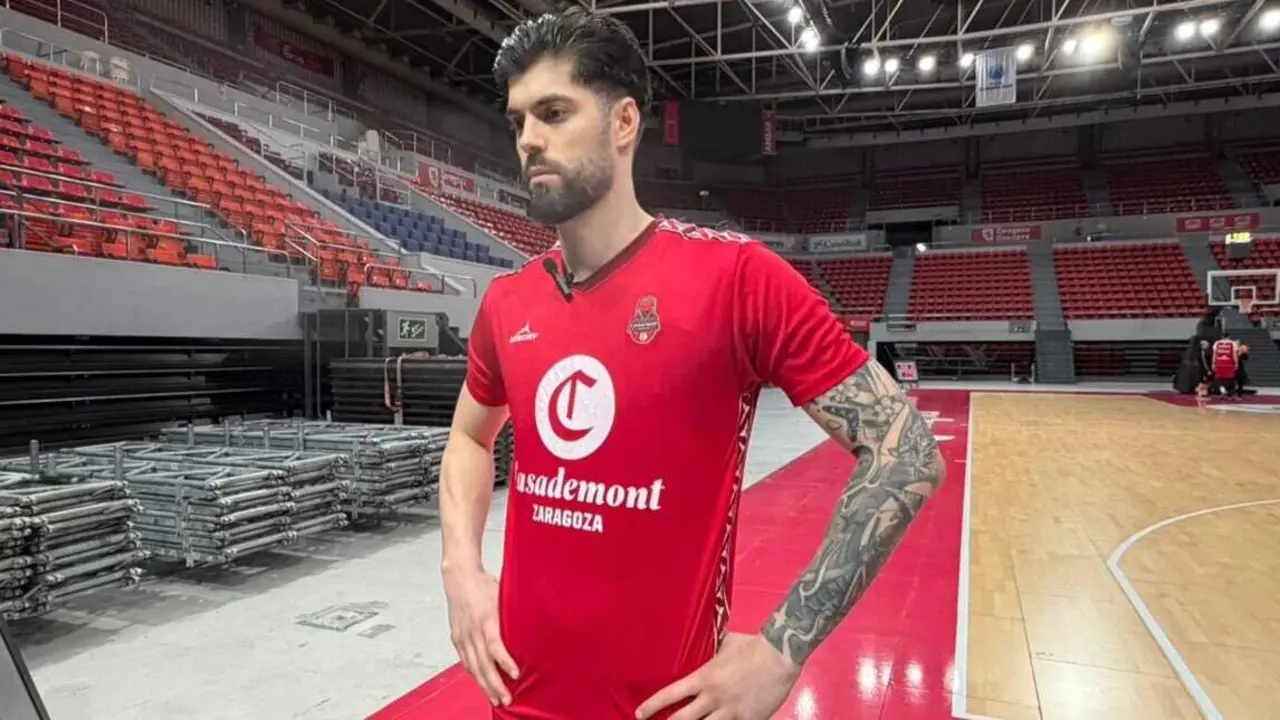 Santi Yusta, instantes antes de la rueda de prensa en el Pr&iacute;ncipe Felipe / SPORT ARAG&Oacute;N.