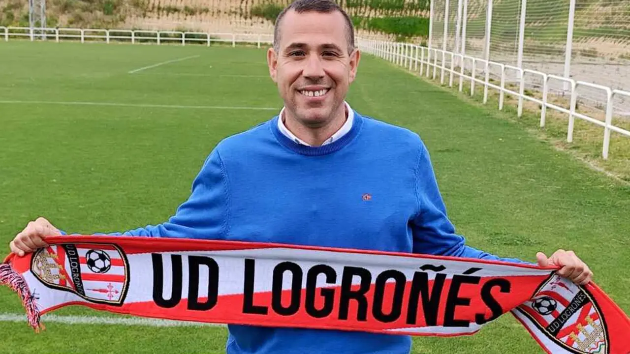 Quique Garc&iacute;a en la UD Logro&ntilde;&eacute;s / UDL