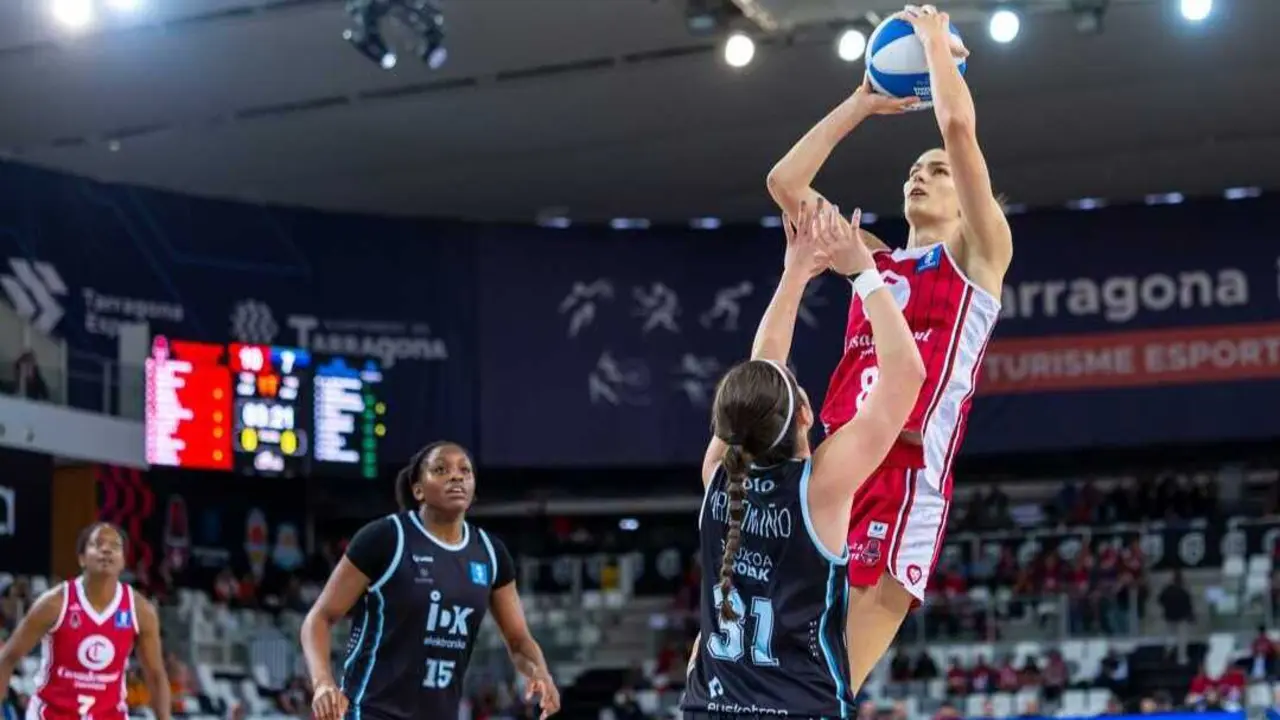 Veronika Vorackova se eleva ante el IDK en los cuartos de la Copa de la Reina / FEB.