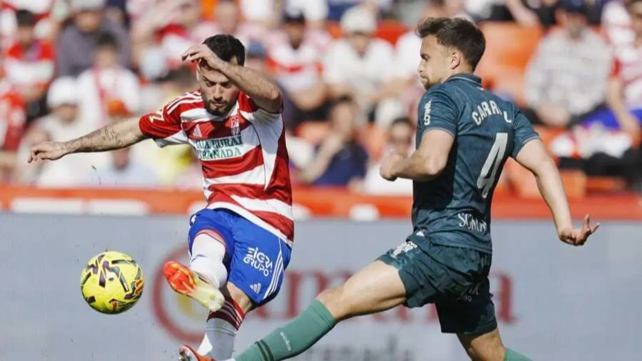 El Huesca cae en Granada / LaLiga