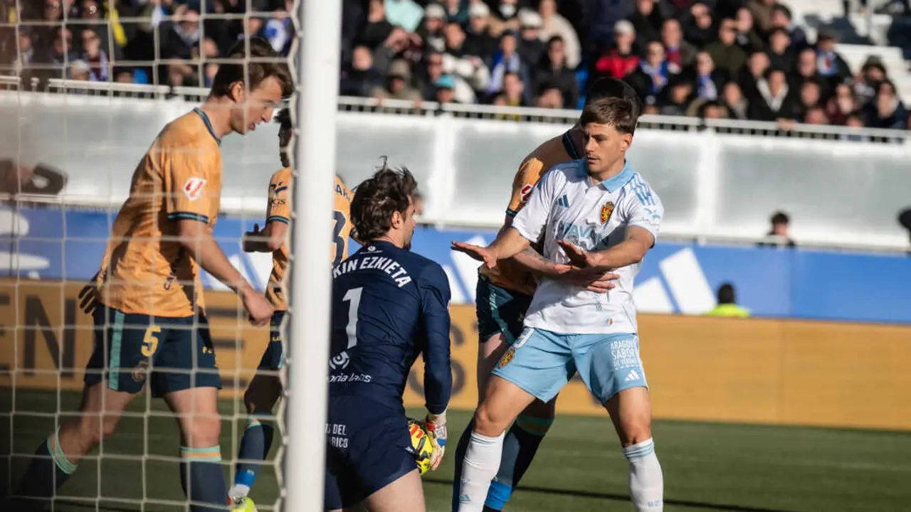 Dani G&oacute;mez volvi&oacute; a marcar contra el Racing de Santander / MARCOS CEBRI&Aacute;N