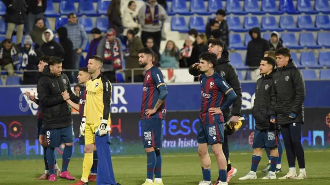 Dani Jim&eacute;nez con el resto del equipo / LFP
