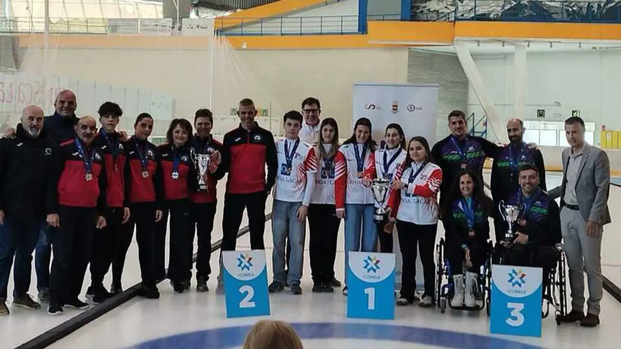 Foto de familia tras el campeonato / CHJ.