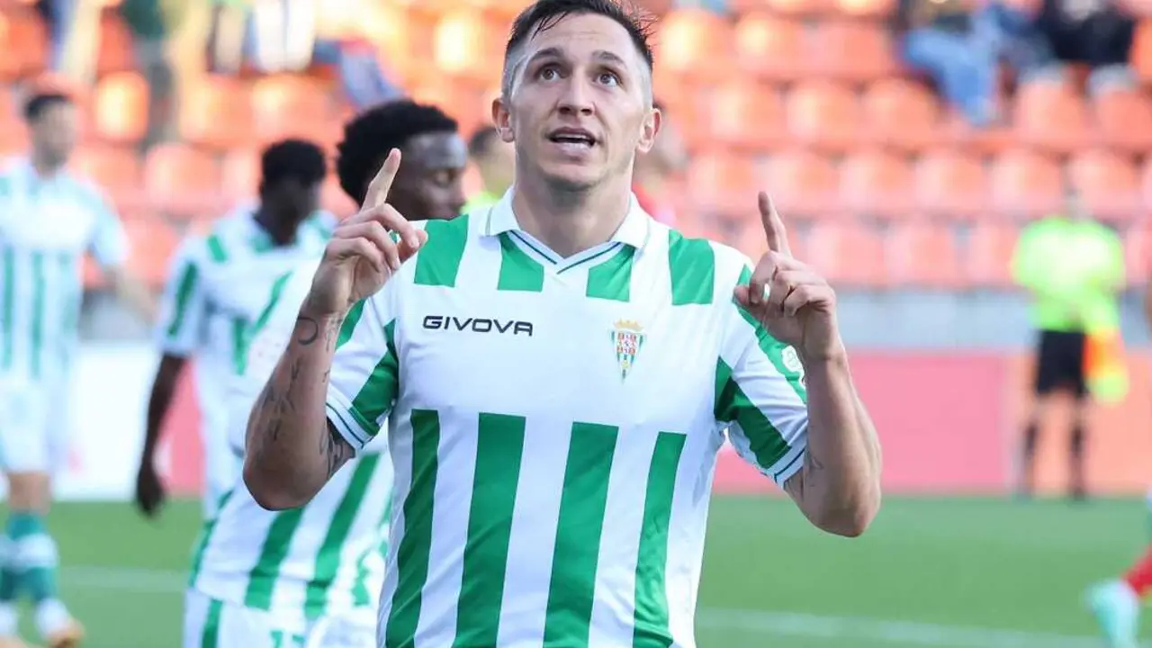 Cristian Carracedo se reencontrar&aacute; con N&eacute;stor P&eacute;rez el pr&oacute;ximo s&aacute;bado / C&Oacute;RDOBA CF