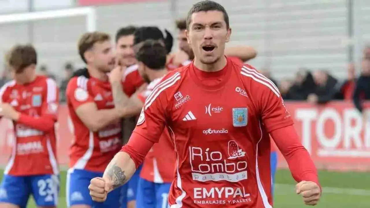 Adri&aacute;n Fuentes / SD TARAZONA