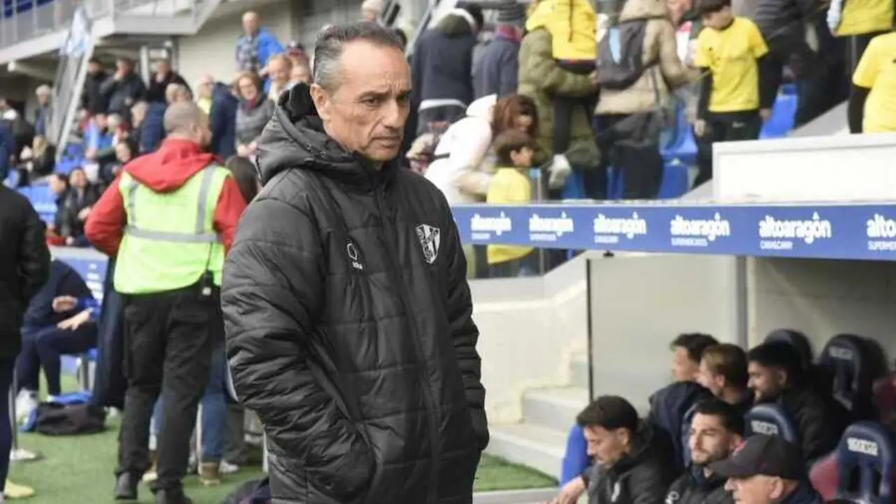 Jos&eacute; Luis Oltra, instantes antes de arrancar el duelo ante el Deportivo / LaLiga.