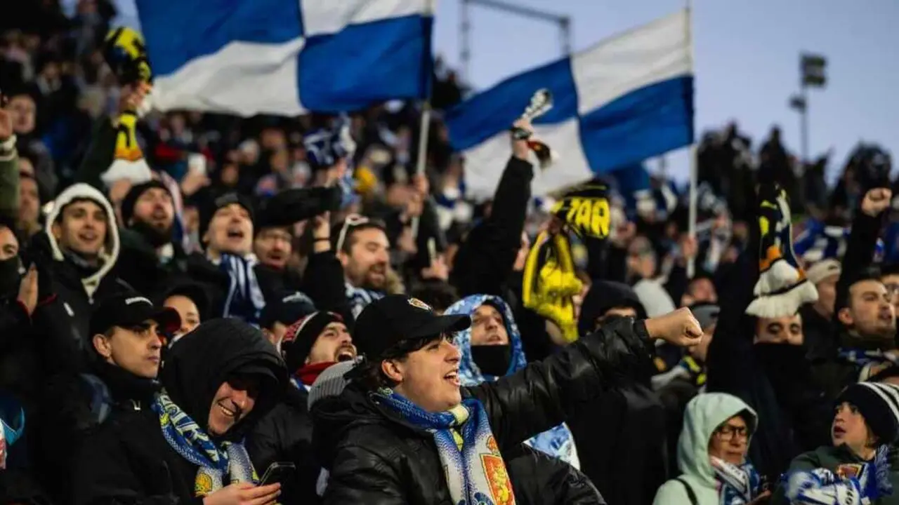 Afici&oacute;n del Real Zaragoza en el Ibercaja Estadio / Marcos Cebri&aacute;n