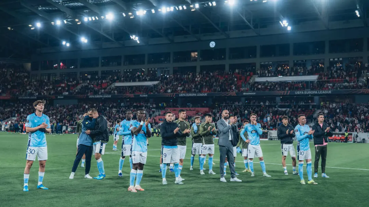 Jugadores del Celta tras el partido de la ida