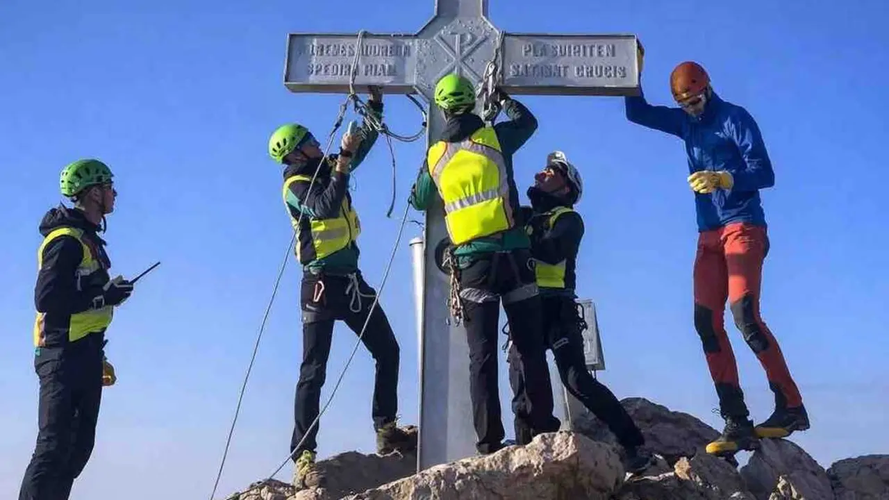 Cruz del Aneto / GUARDIA CIVIL