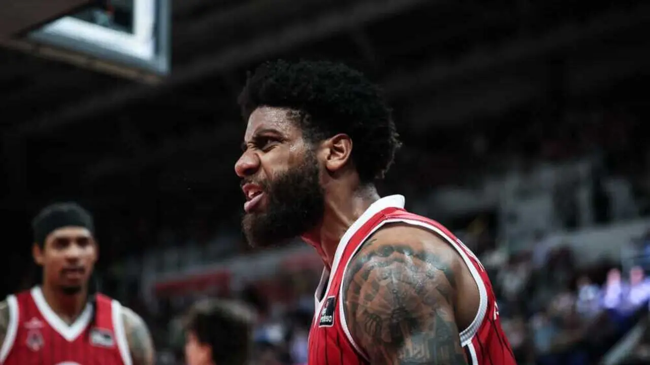 Wright-Foreman, durante un duelo con el Casademont Zaragoza. Fotograf&iacute;a: Esther Casas / Casademont Zaragoza.