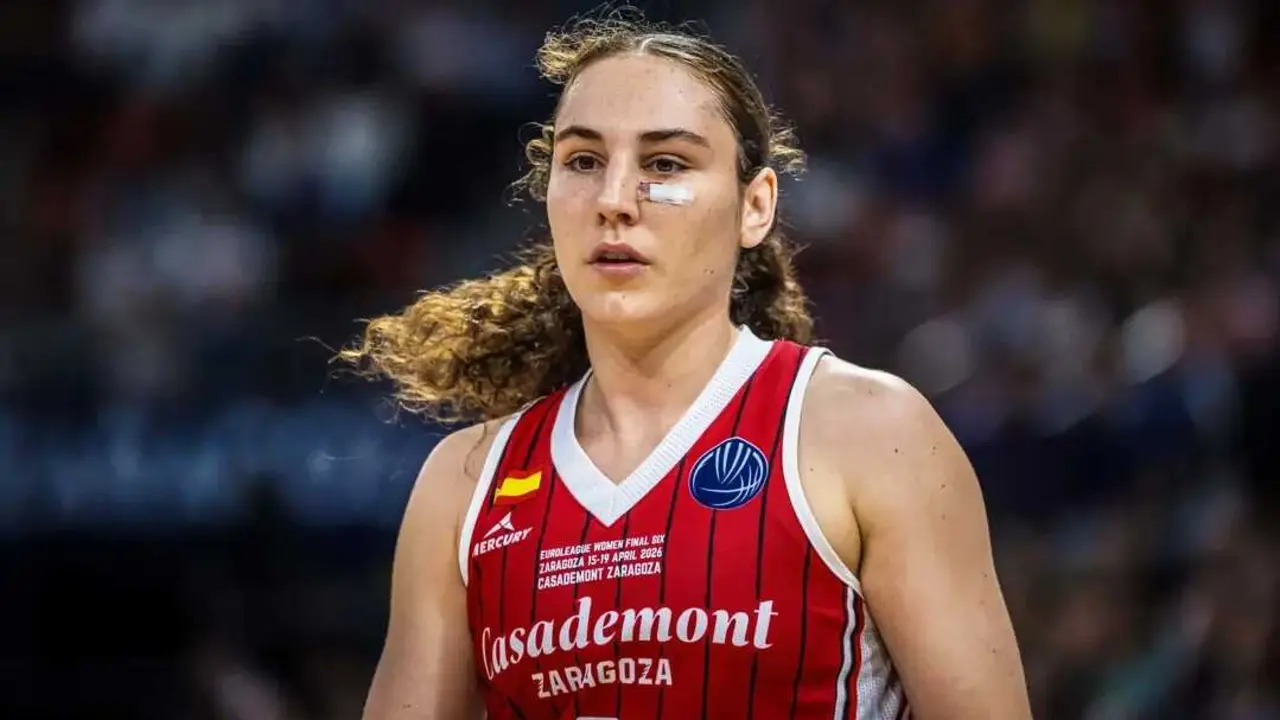 Carla Leite ante el Galatasaray, en su pen&uacute;ltimo partido con la camiseta del Casademont Zaragoza. Fotograf&iacute;a: Esther Casas / Casademont Zaragoza.