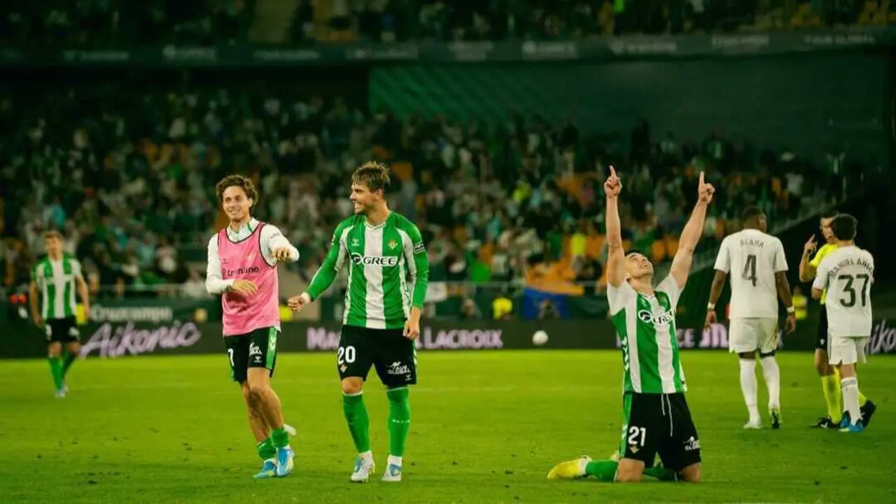 El Real Betis celebrando el empate. / Real Betis RRSS.