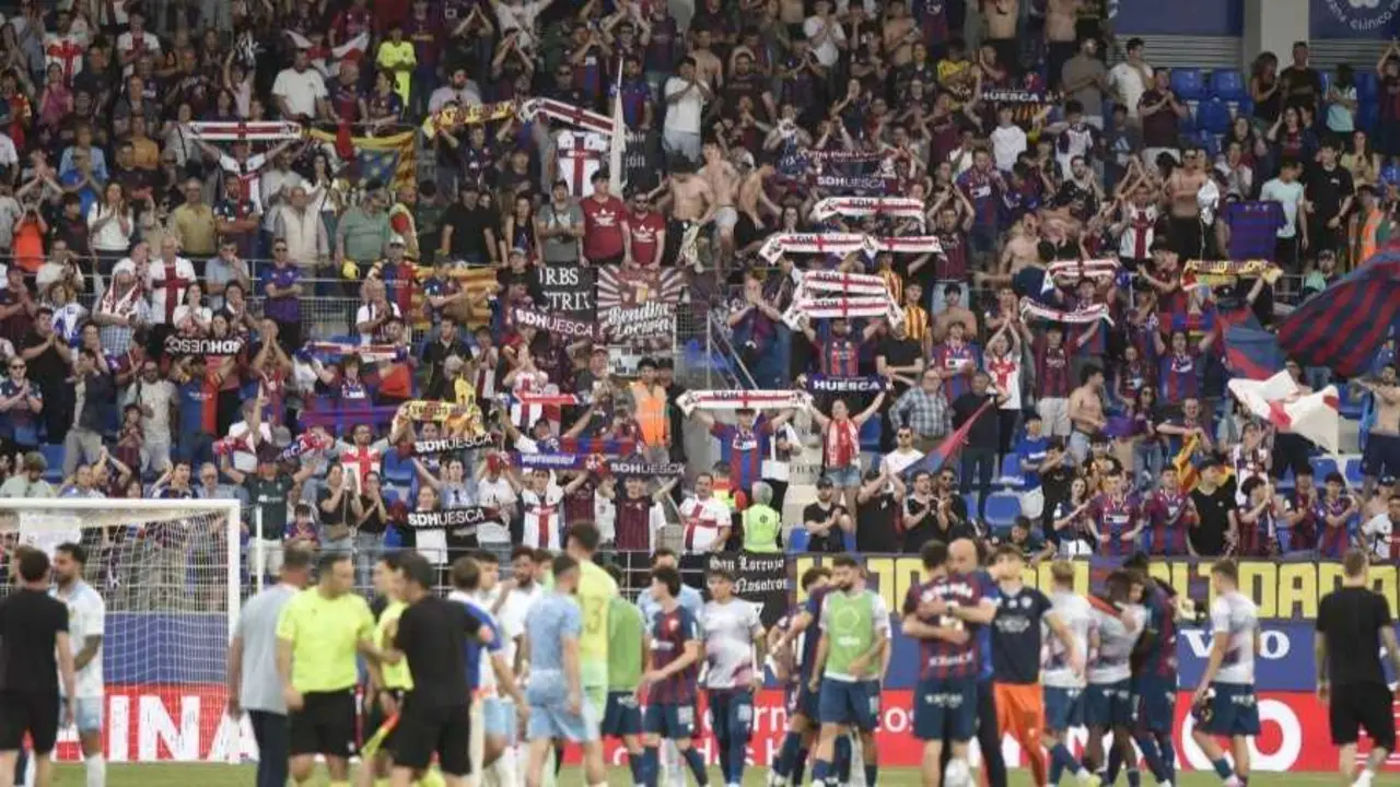 M&aacute;s de 8.000 espectadores se citaron en El Alcoraz / LaLiga