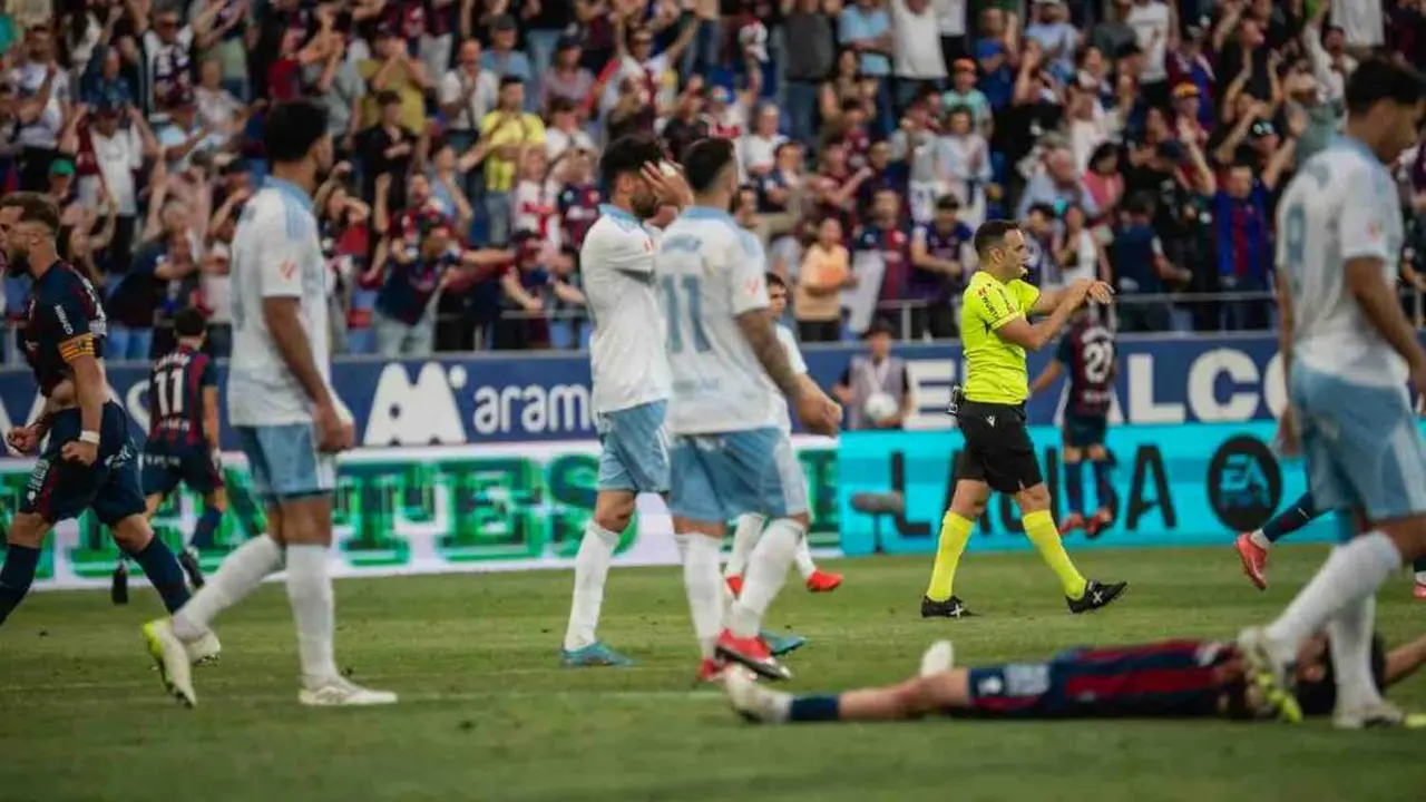 Arcediano Monescillo en el derbi aragon&eacute;s / MARCOS CEBRI&Aacute;N