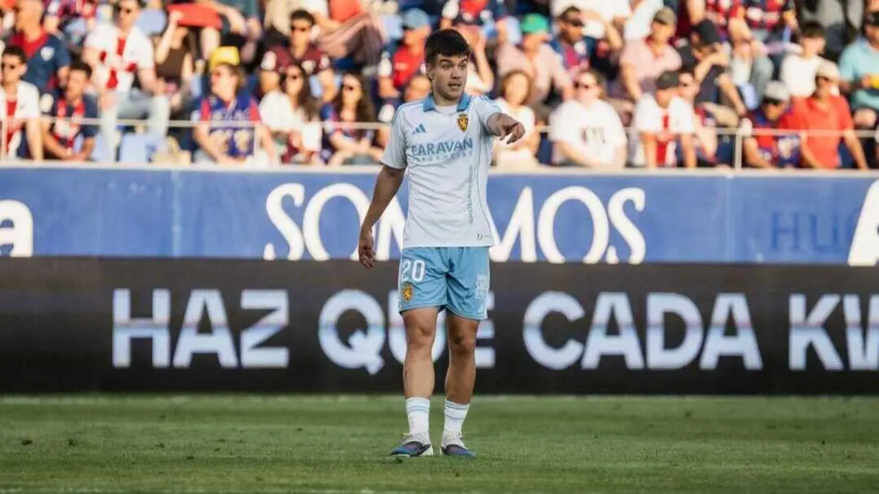 Mart&iacute;n Aguirregabiria durante el SD Huesca - Real Zaragoza / Marcos Cebri&aacute;n