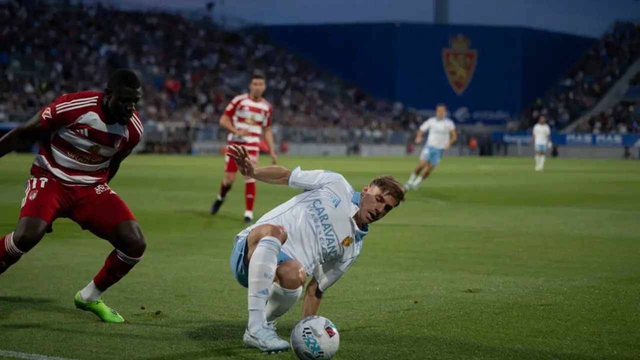 Las notas del Real Zaragoza ante el Granada / MARCOS CEBRI&Aacute;N