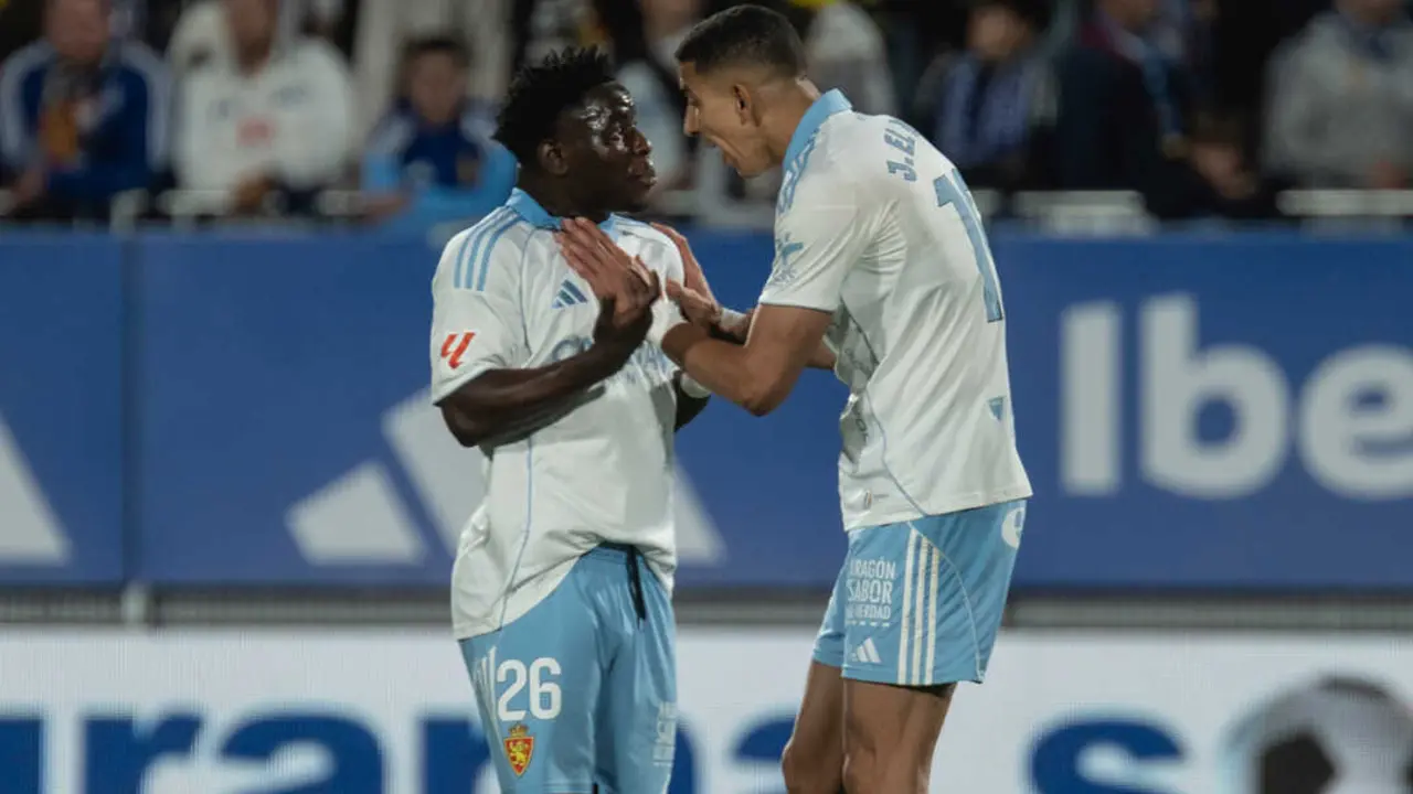 El Yamiq con Mawuli / MARCOS CEBRI&Aacute;N