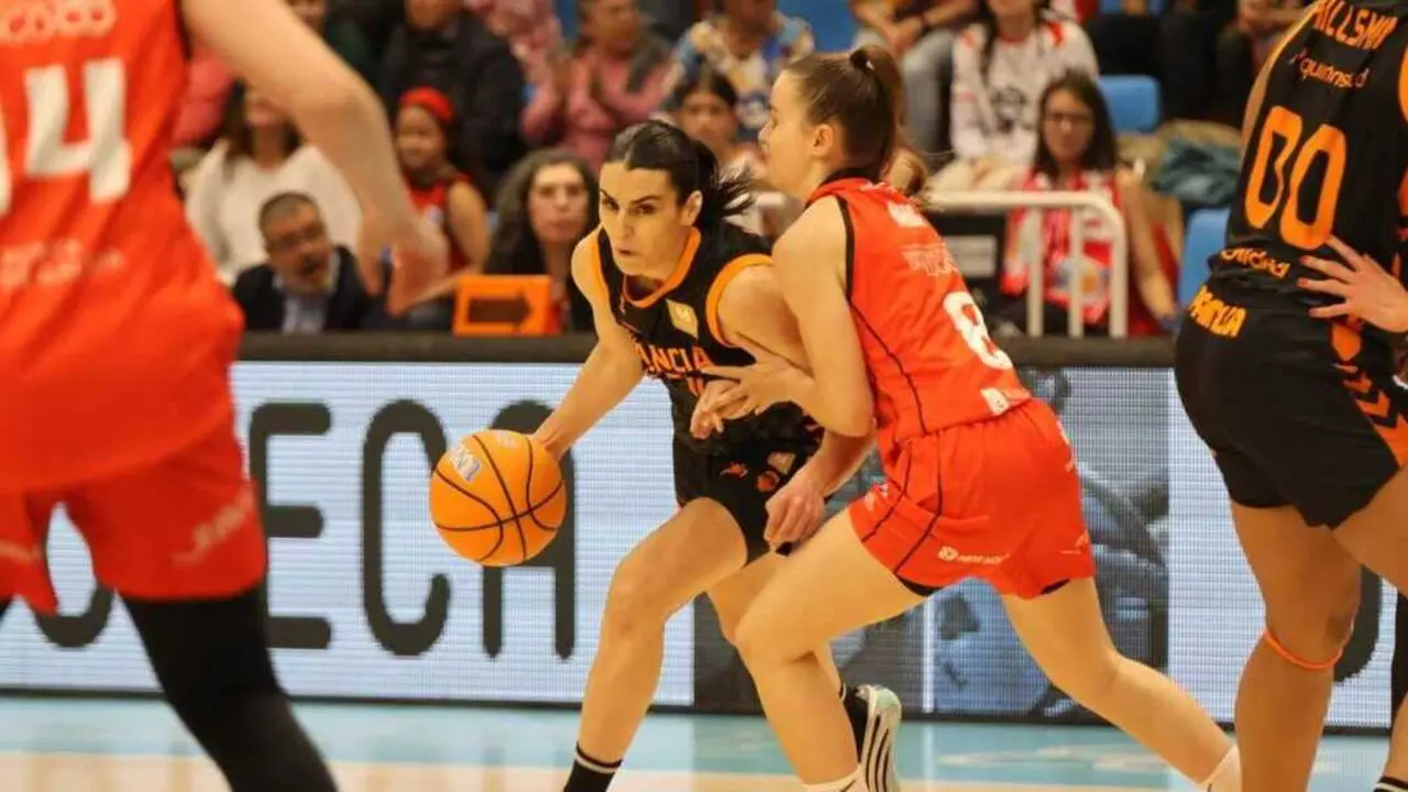 Imagen del duelo entre Ensino Lugo y Valencia Basket. Fotograf&iacute;a: Valencia Basket.