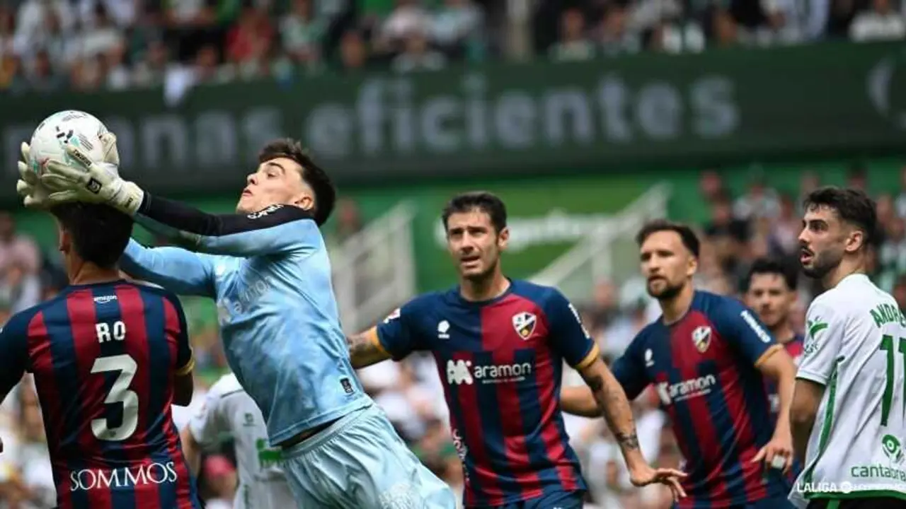 Dani Mart&iacute;n, jugador m&aacute;s destacado del encuentro en el Huesca - Racing / LaLiga