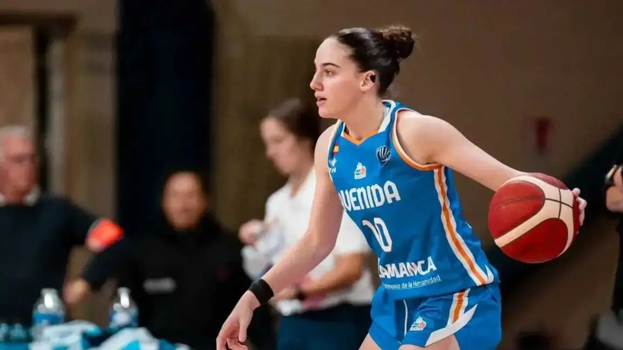 Iyana Mart&iacute;n, una de las mayores amenazas del Perfumer&iacute;as y uno de los mayores talentos del baloncesto espa&ntilde;ol actual. Fotograf&iacute;a: FIBA.