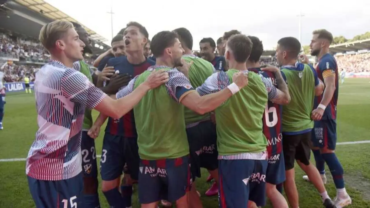 El Huesca puede salir tres meses despu&eacute;s del descenso / SD Huesca