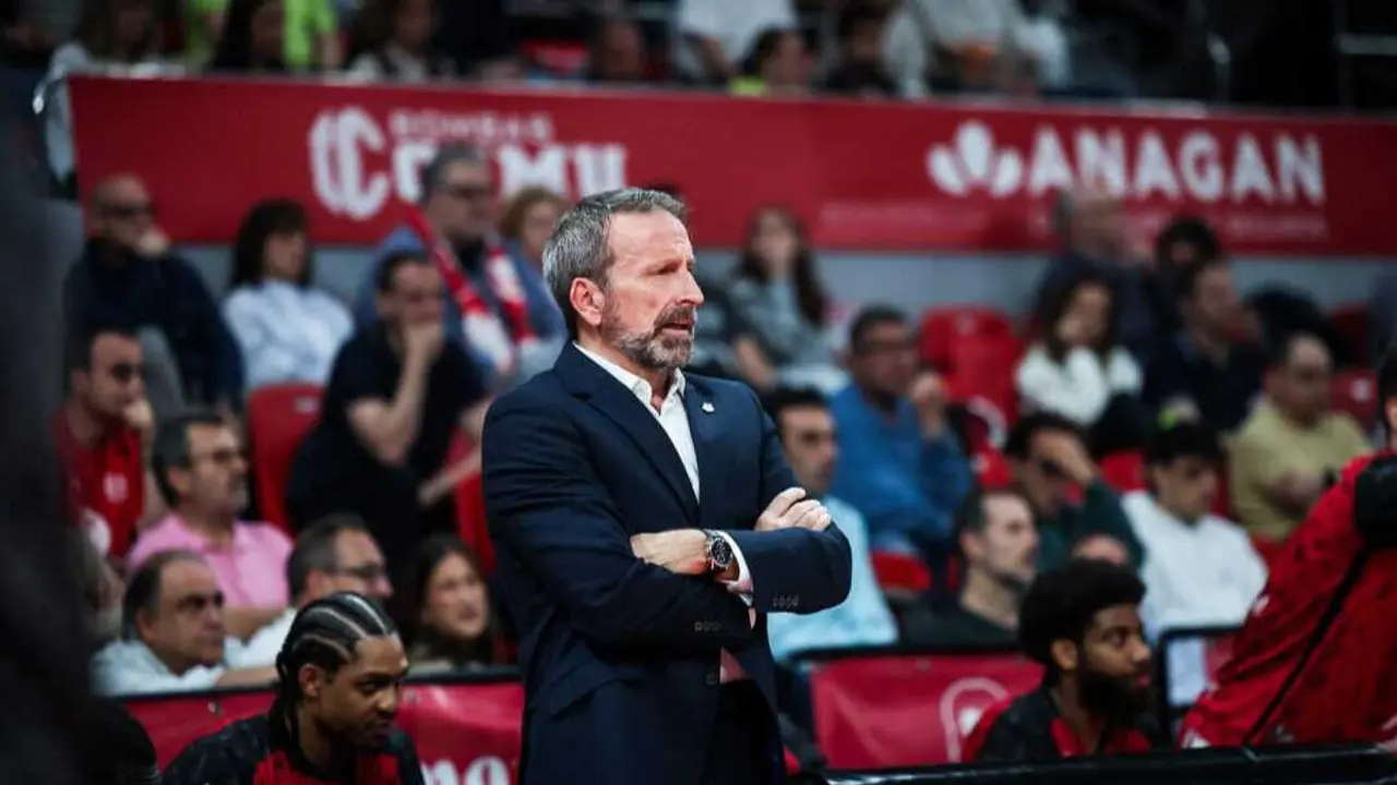 Joan Plaza, durante un duelo con el Casademont Zaragoza. Fotograf&iacute;a: Esther Casas / Casademont Zaragoza.
