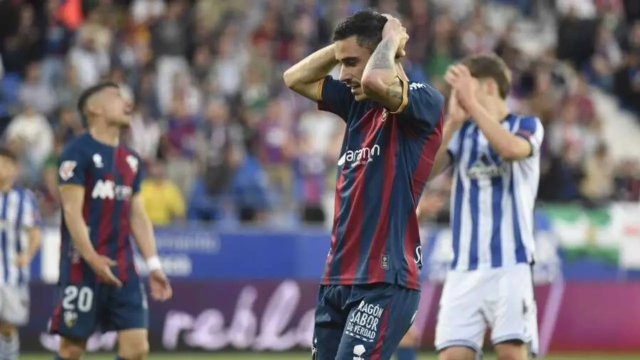 El Huesca sigue a tres de la salvaci&oacute;n / LaLiga