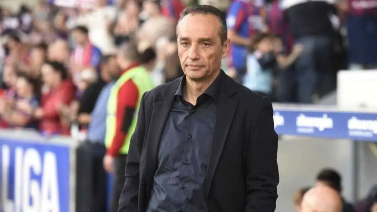 Jos&eacute; Luis Oltra, antes de arrancar el duelo. Fotograf&iacute;a: LaLiga.