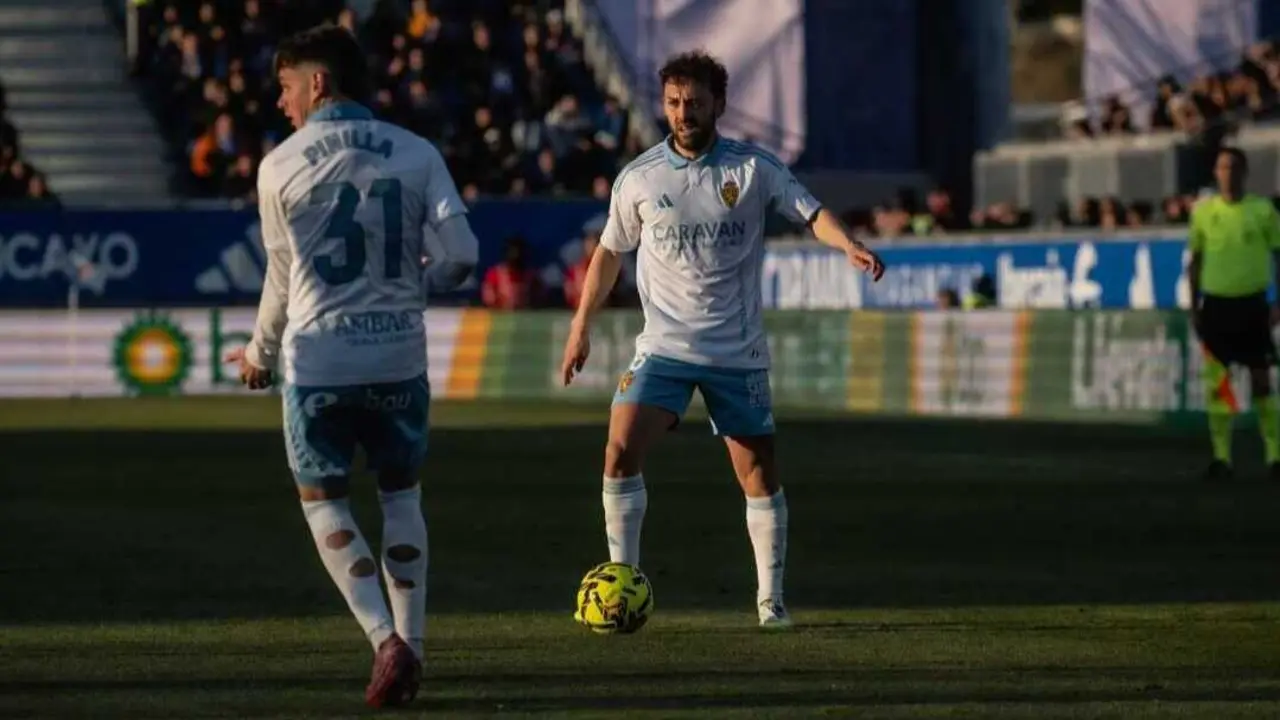 Keidi Bare y Pinilla durante un partido con el Real Zaragoza / Marcos Cebri&aacute;n
