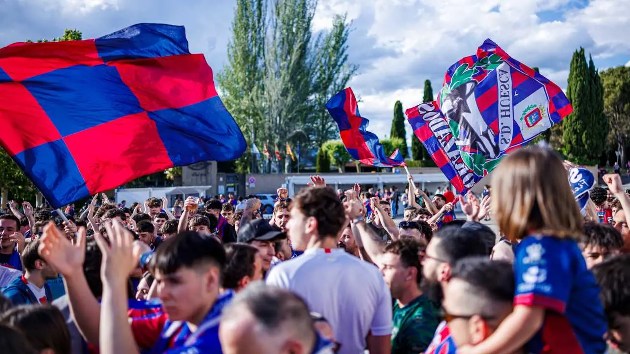 Los jugadores vivir&aacute;n otro recibimiento espectacular en El Alcoraz / SD Huesca