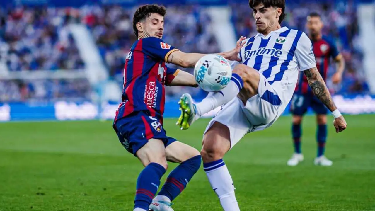Toni Abad apunta a perderse el duelo / SD Huesca