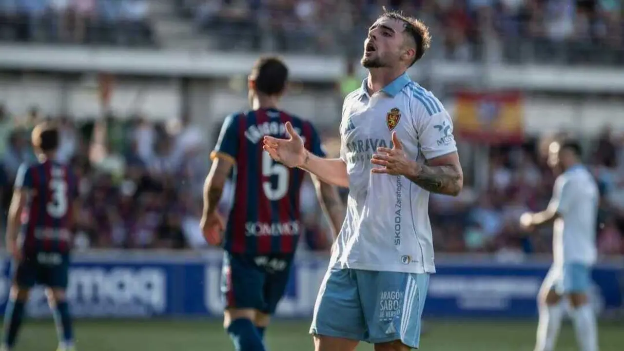 Marcos Cuenca durante un partido con el Real Zaragoza / Marcos Cebri&aacute;n