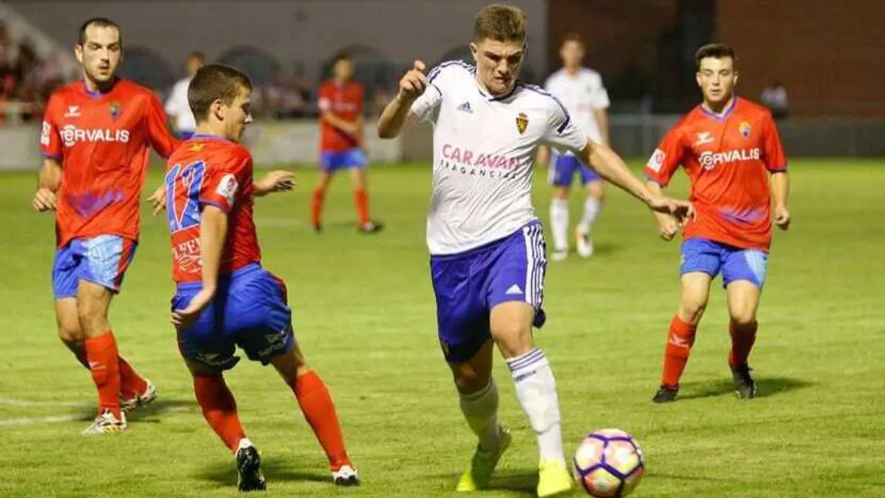Ra&uacute;l Guti con el Deportivo Arag&oacute;n en un partido contra el CD Teruel