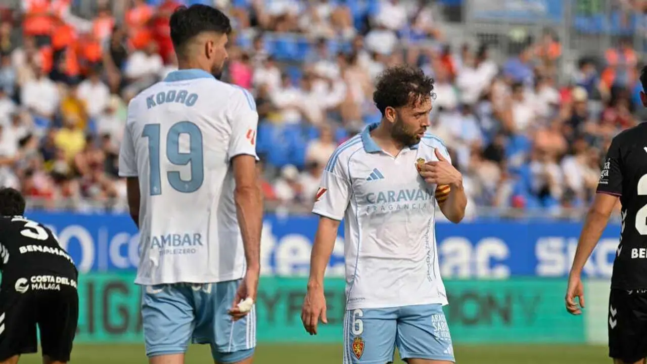 Keidi Bare y Kenan Kodro en el Real Zaragoza - M&aacute;laga / Marcos Cebri&aacute;n