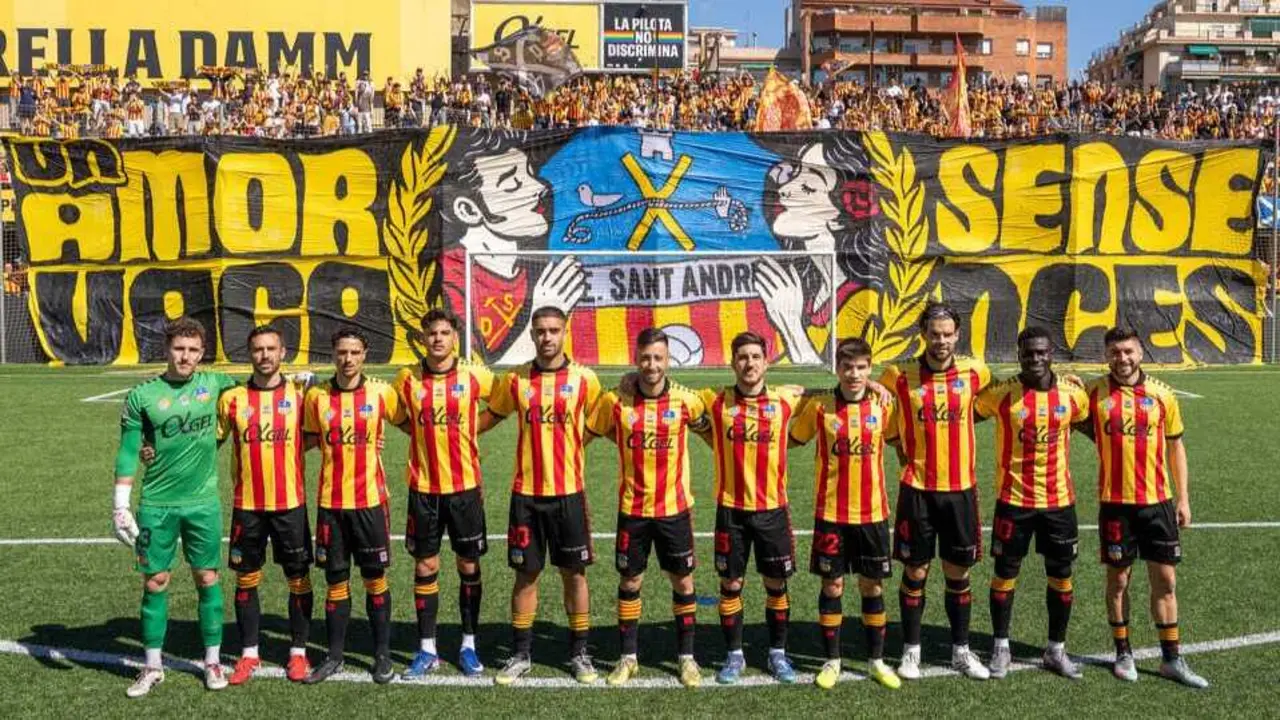 Jugadores del Sant Andreu en el Narc&iacute;s Sala / Sant Andreu