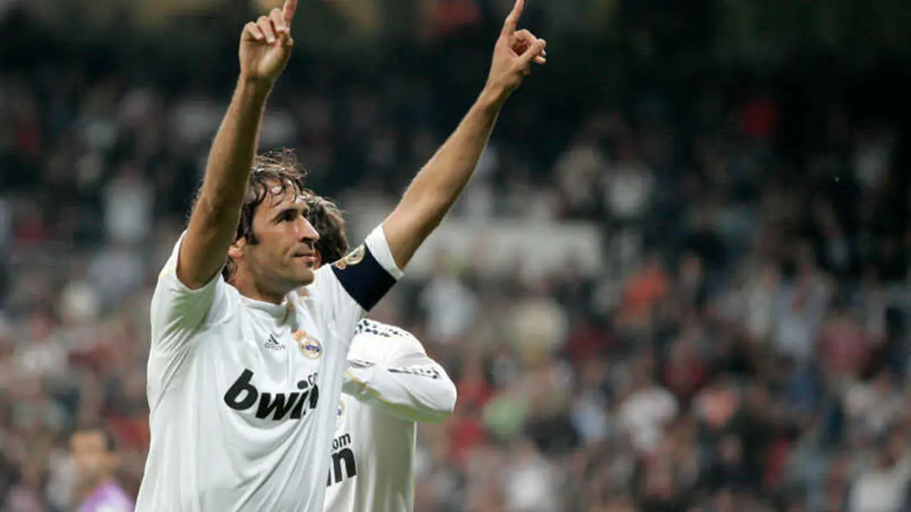 Ra&uacute;l Gonz&aacute;lez Blanco durante su etapa como jugador del Real Madrid / RM
