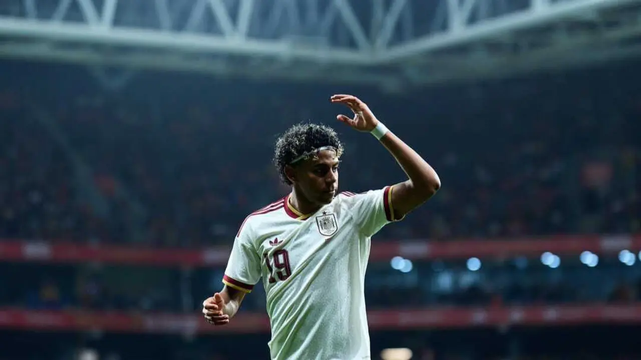 Lamine Yamal durante un partido con Espa&ntilde;a / RFEF