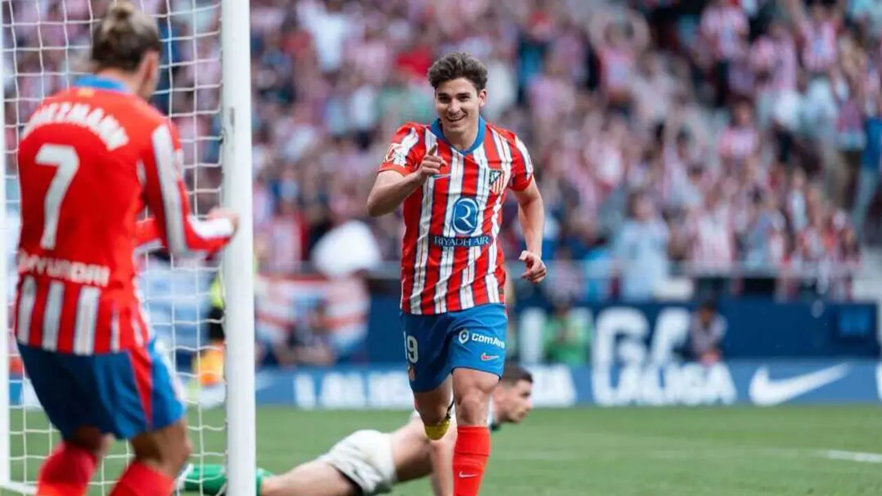 Juli&aacute;n &Aacute;lvarez celebra un tanto. Fotograf&iacute;a: RRSS jugador.