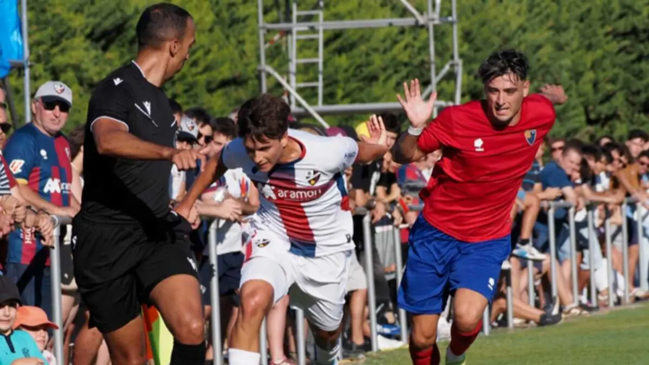 Willy podr&iacute;a quedarse definitivamente en el primer equipo / SD Huesca