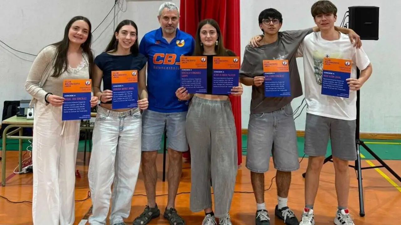 Fotograf&iacute;a de familia en la gala. Fotograf&iacute;a: CB Jaca.