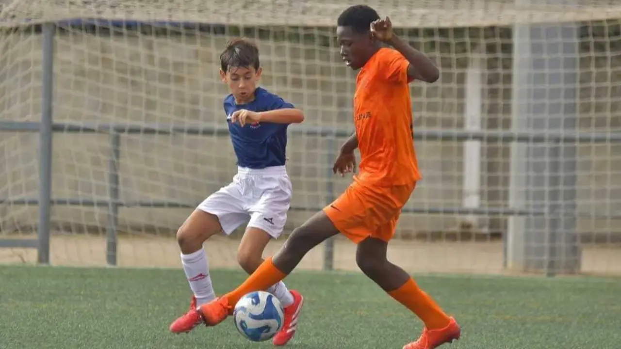 Damatoumani Diallo con el Santo Domingo Juventud