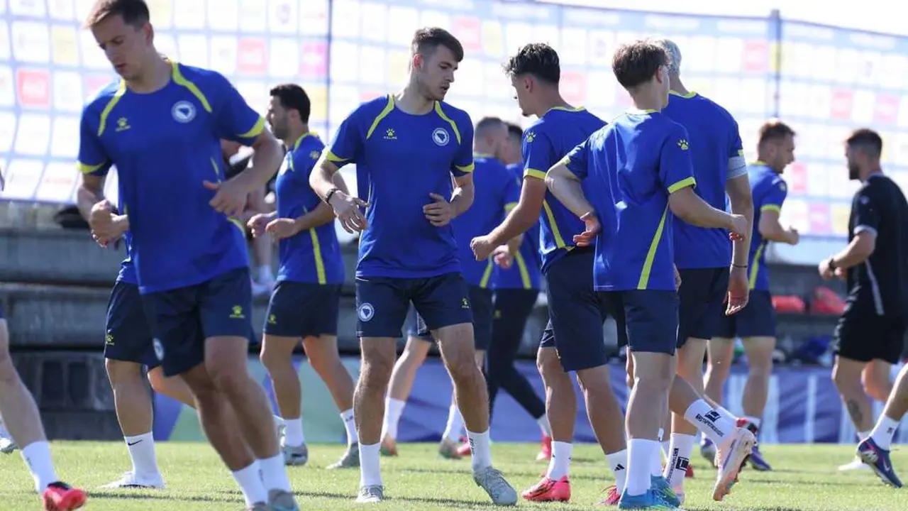 Samed Bazdar durante un entrenamiento con Bosnia / NFS BIH