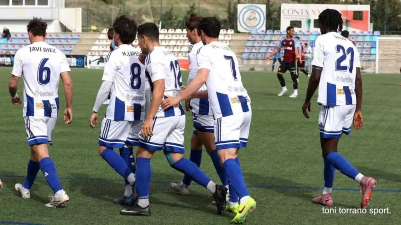 La SD Ejea celebrando un gol. Fotograf&iacute;a: SD Ejea / Toni Torrano Sport.