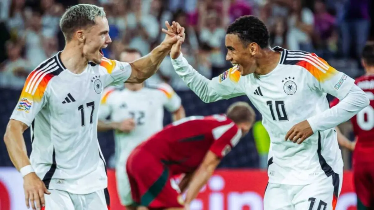 Wirtz y Musiala celebran un tanto. Fotograf&iacute;a: RRSS Alemania.