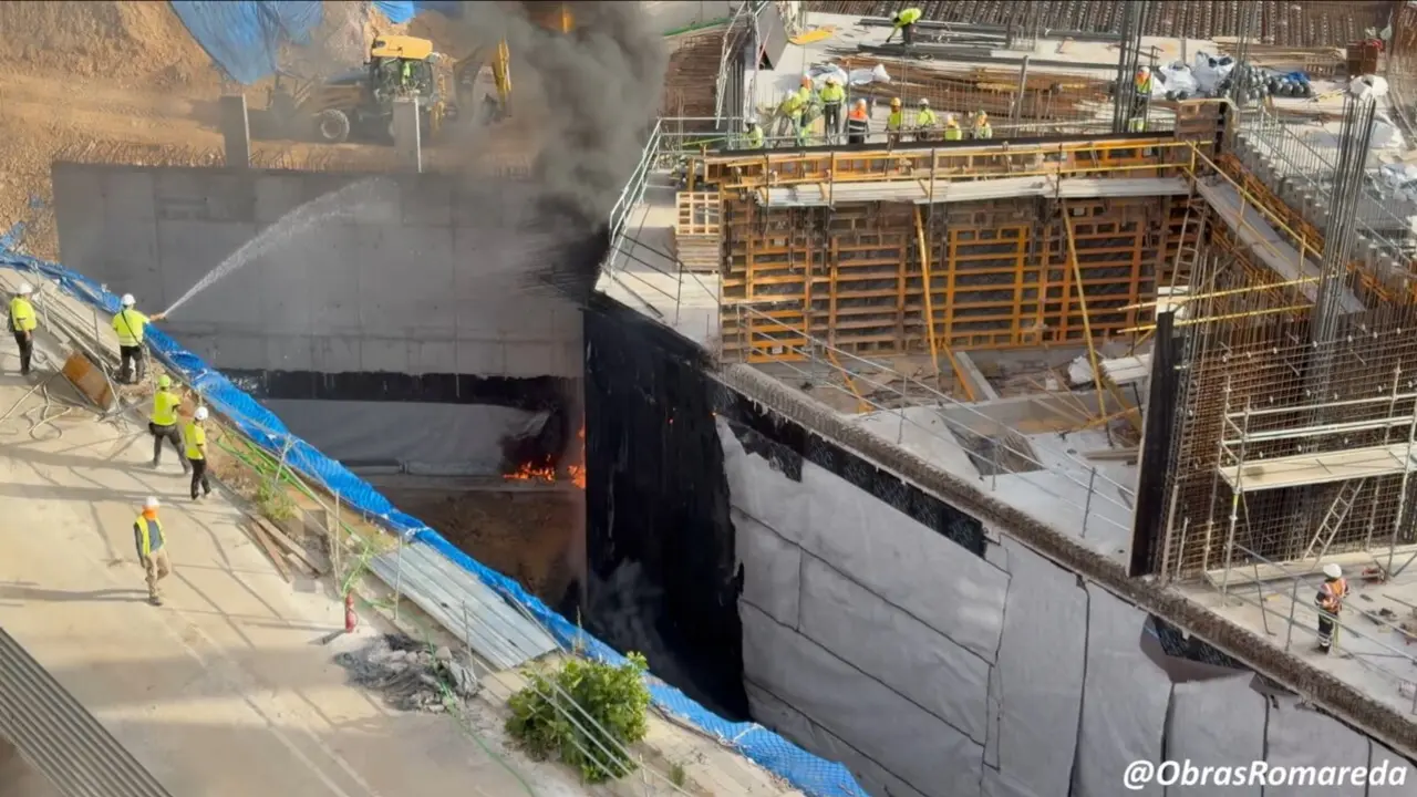 Incendio en la Nueva Romareda / @ObrasRomareda