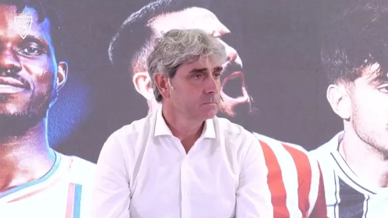 Rub&eacute;n Sell&eacute;s junto a Txema Indias y Fernando L&oacute;pez / REAL ZARAGOZA
