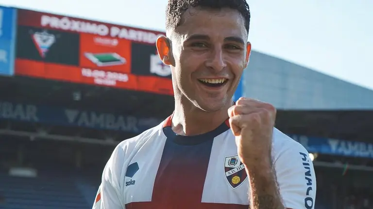Jes&uacute;s &Aacute;lvarez tras ganar un partido / SD Huesca