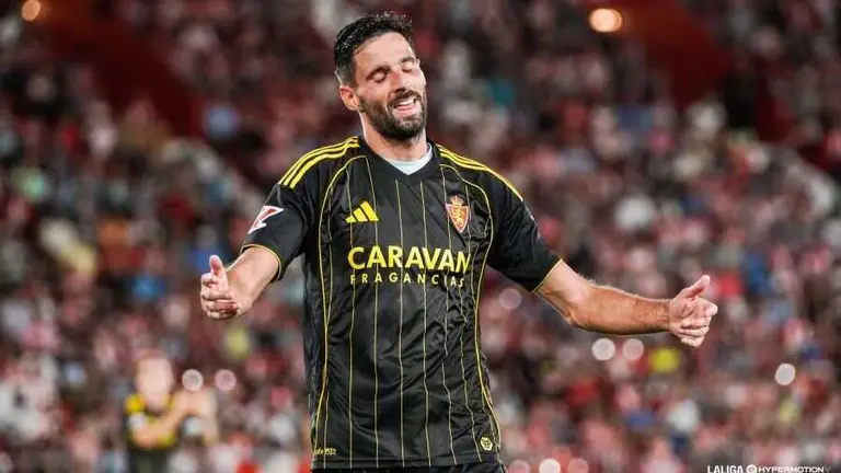 Kenan Kodro durante el Almer&iacute;a-Real Zaragoza / LaLiga