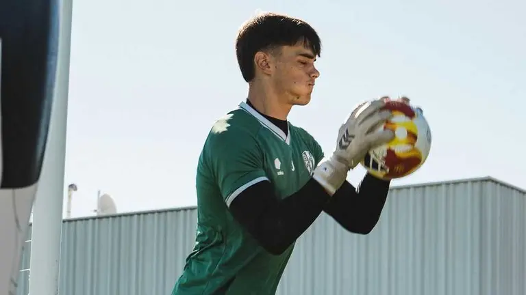 Dani Mart&iacute;n en un entrenamiento / SD Huesca
